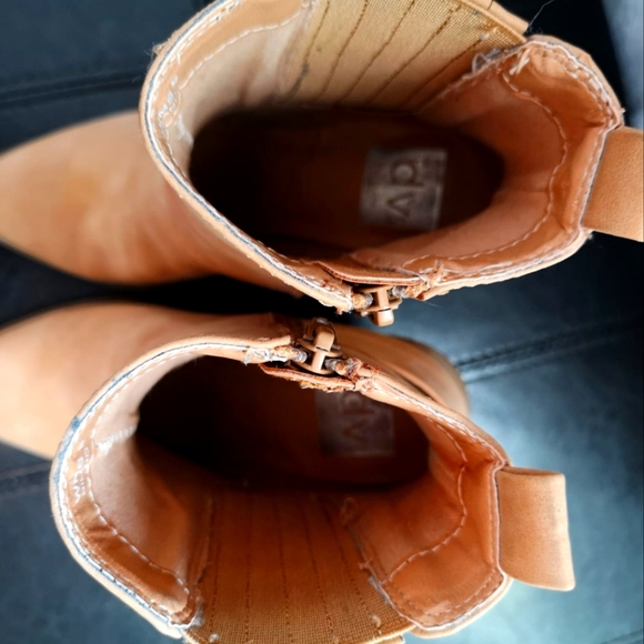 DOLCE VITA ANKLE BOOTS - Picture 6 of 6